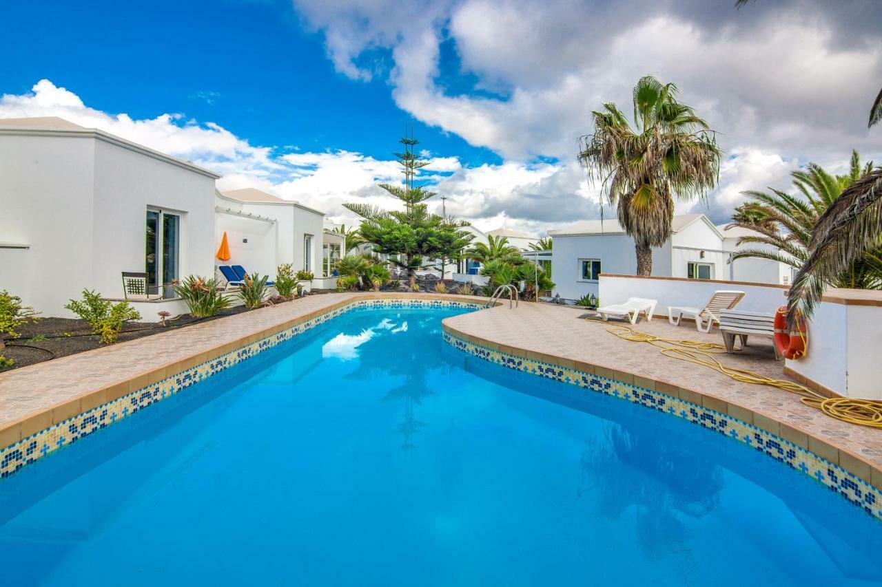 Charco Del Palo Bungalows Bagian luar foto