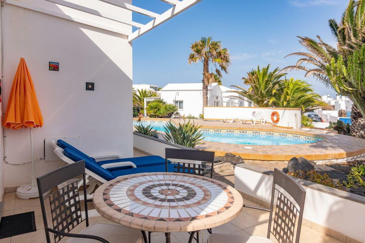 Charco Del Palo Bungalows Bagian luar foto